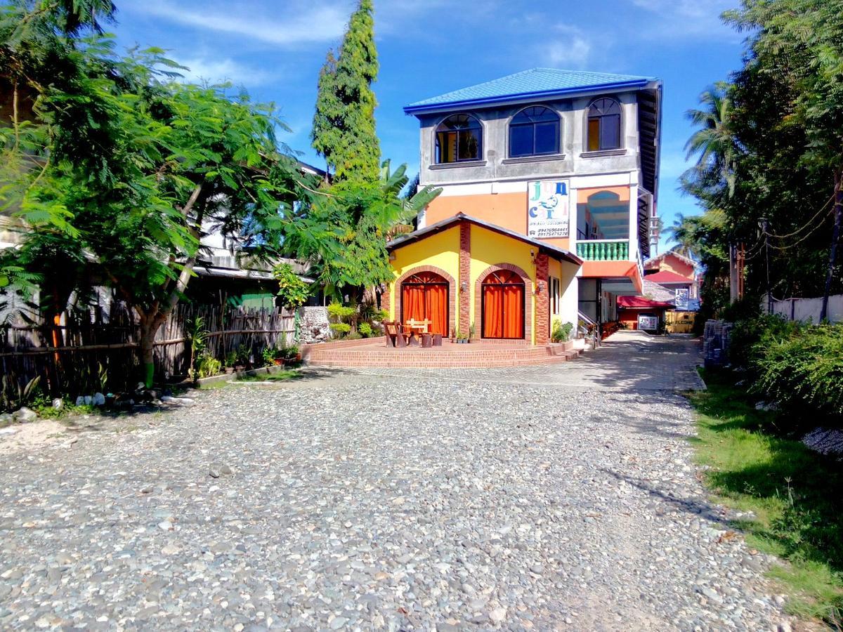 Jun And Carol Beach Cottages Пагудпуд Екстериор снимка
