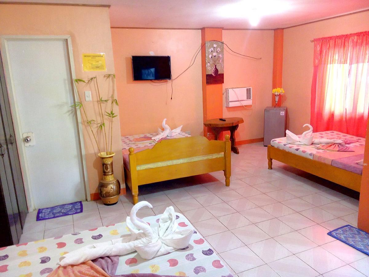 Jun And Carol Beach Cottages Пагудпуд Екстериор снимка