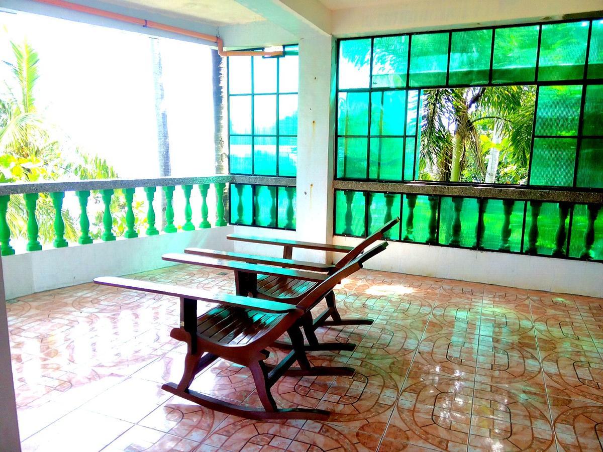 Jun And Carol Beach Cottages Пагудпуд Екстериор снимка